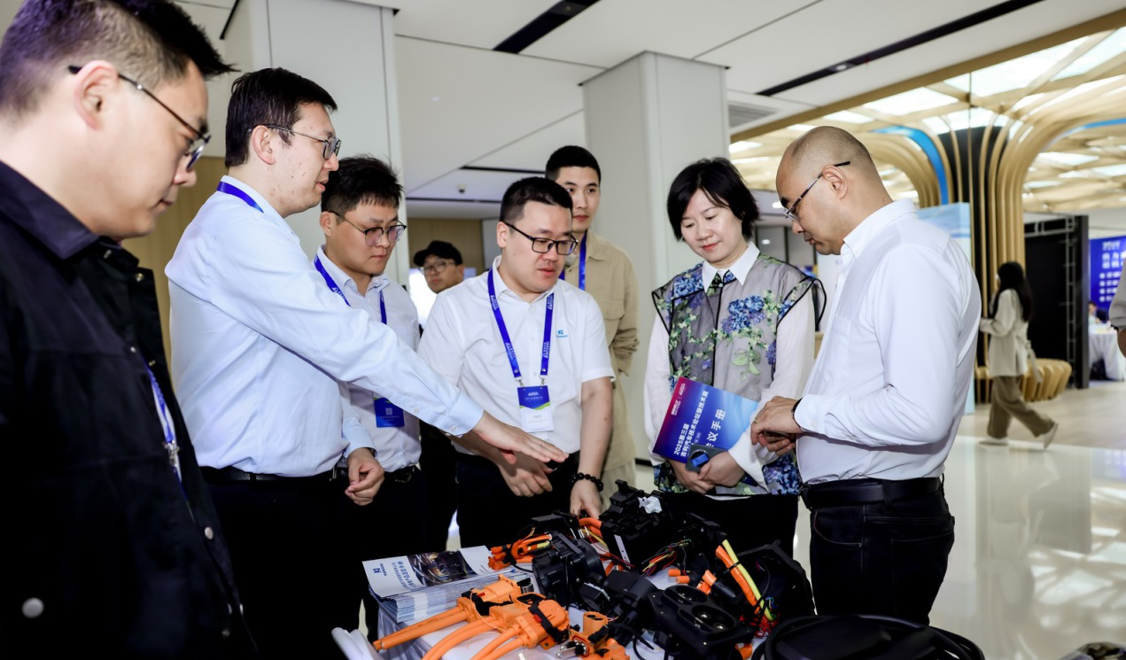 康尼新能源亮相2025吉利汽車(chē)技術(shù)論壇